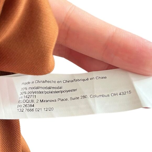 Welcome to my closet! - Picture 8 of 12